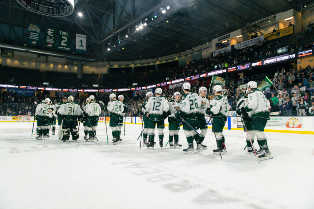 GAME RECAP: Silvertips erupt for 5-3 win on Opening Night